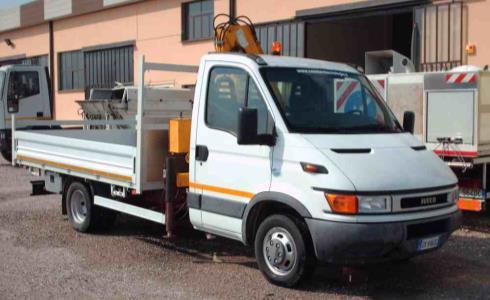 FCC2 IVECO DAILY 50C13 Usato anno 2001 Gru PM 4500