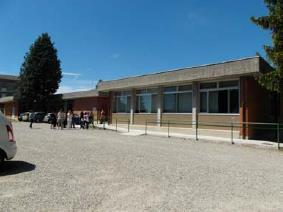 1 Scuole Nel territorio di Chignolo Po sono presenti due scuole materne, a Chignolo e Lambrinia, la scuola primaria (elementari e media) situate a Chignolo Po.