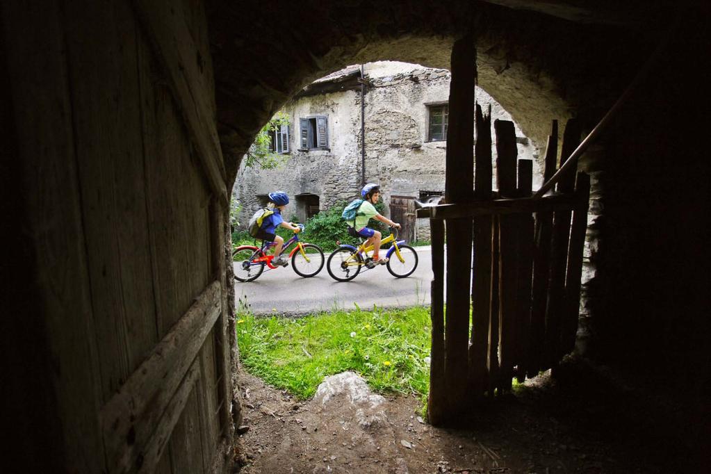 Sommario: 1) PREMESSA: CICLABILITÀ 2) PROGETTAZIONE DELLE PISTE