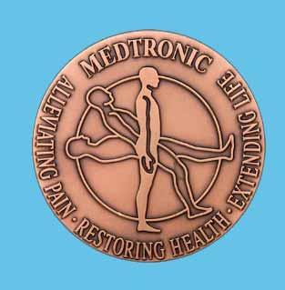 MEDTRONIC Le radici di Medtronic risalgono al 1949, quando in un piccolo garage di Minneapolis, Earl Bakken (1949-2018), giovane studente di ingegneria, riparava dispositivi medicali insieme al