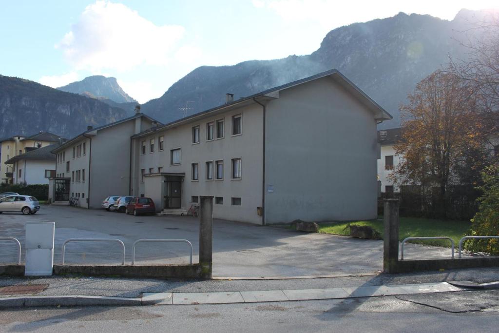 PALAZZO OTTAGONO - Via R. Guardini, 22 TEL. 0161/80331 TELEFAX 0161/827989 C.F. - Partita I.V.A. e Registro Imprese: 00123080228 ISTITUTO TRENTINO PER L EDILIZIA ABITATIVA S.p.A. SETTORE GESTIONE PATRIMONIO SETTORE GESTIONE CASA E IMMOBILIARE SCHEDA DI PRESENTAZIONE IMMOBILE - P.