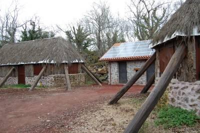 escursionistico nei rifugi dei carbonai che fino agli anni 50 si occupavano della produzione di carbone vegetale dalla