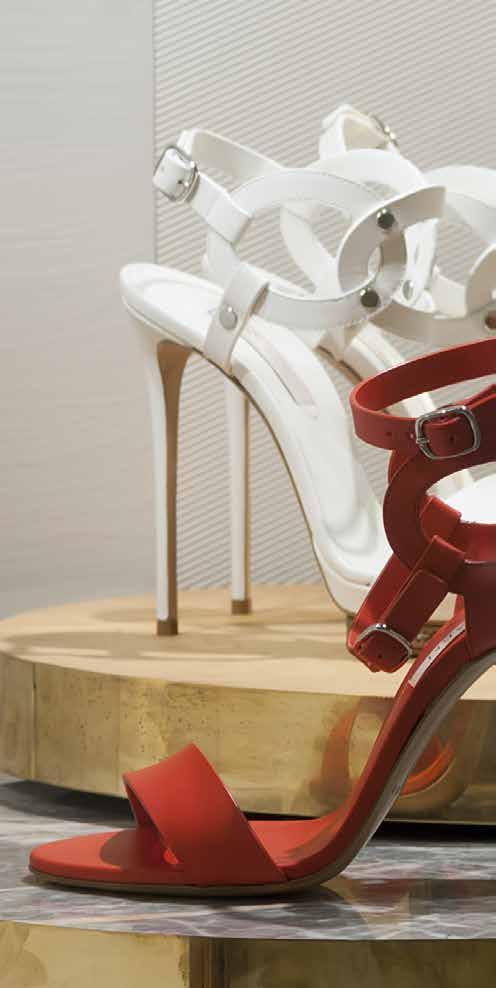 SHOES DESIGN PECULIARITÀ DEL CORSO Obiettivo di questo master in Shoes Design è la formazione professionale e artistica di giovani talenti che desiderano lasciare il segno nel mondo della moda.