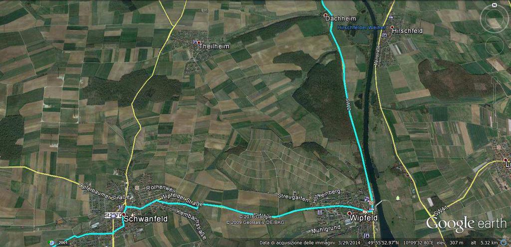 Superiamo la fattoria girando a sinistra e riprendiamo la SW22 che seguiamo ancora per 2,8km fino al piccolo centro abitato di Wipfeld, dove giriamo a