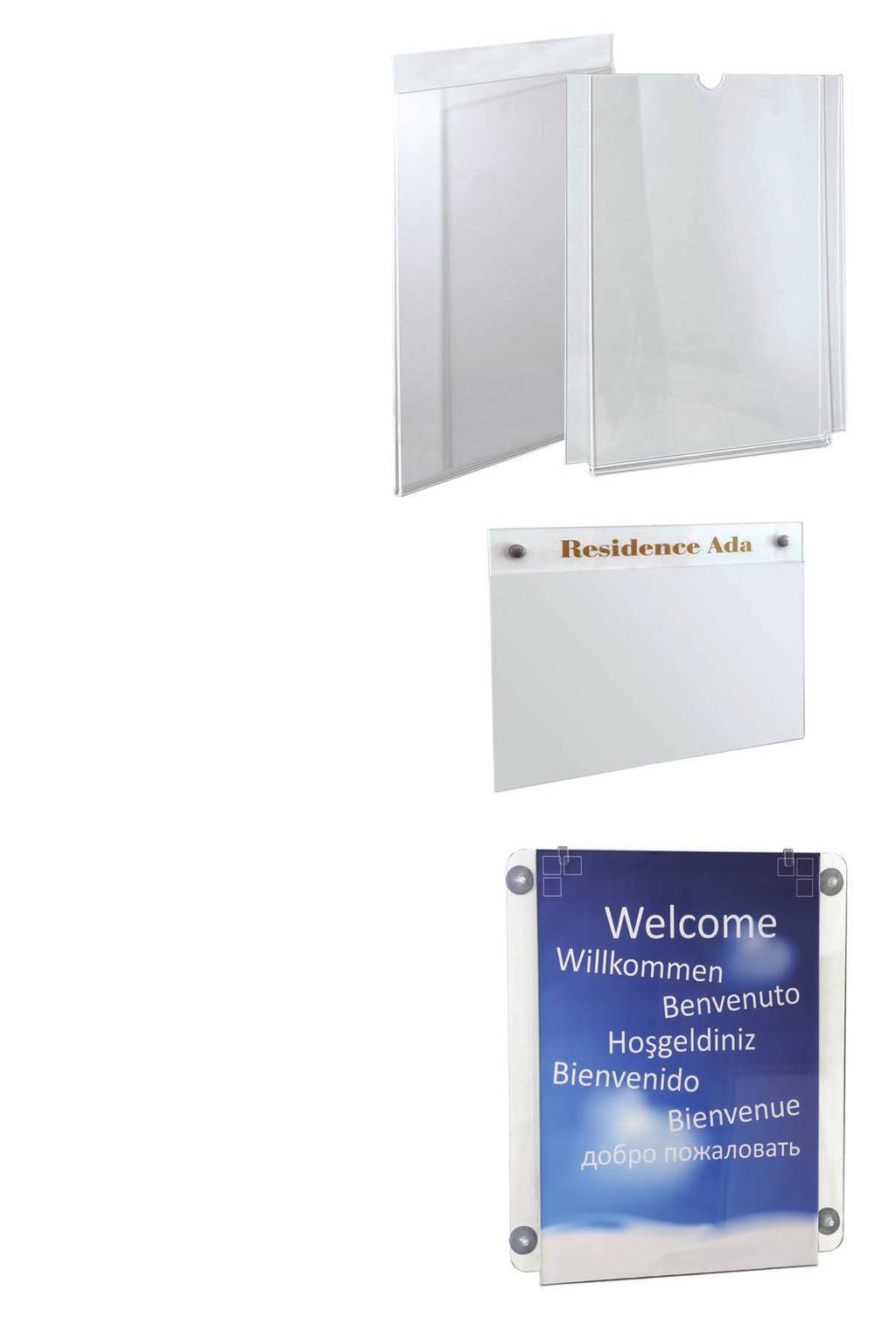 VELAPLEX Tasca porta messaggi realizzata in Perspex trasparente, disponibile sia per fissaggio a parete con biadesivo, sia per fissaggio a sospensione con pinze e tiranti.