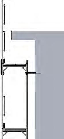 È possibile anche mediante la porta-colonne per fissiaggio alla parete (S720.040), con l'uso di tubi da ponteggio o i parapetti timpano.