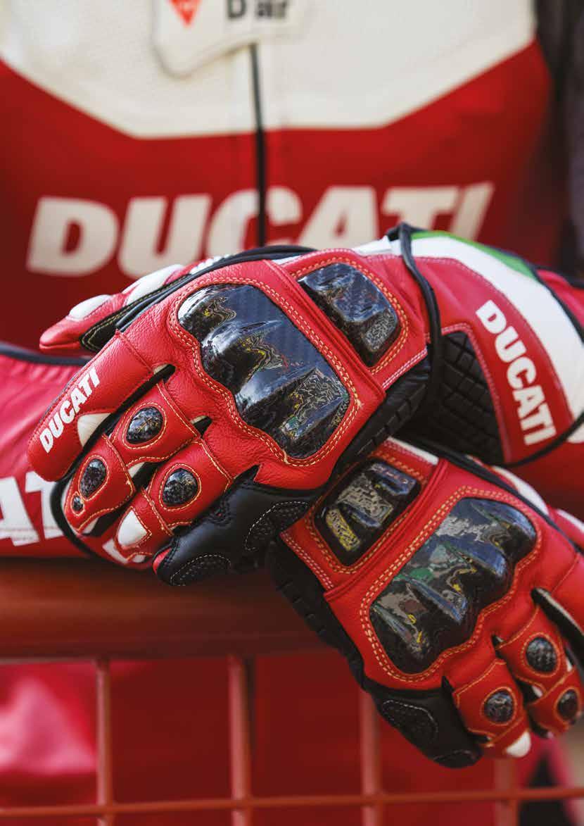 Ducati Corse C3 Guanti in pelle / Leather gloves 98104216 rosso / red 98104203 nero / black Certificazione EN 13594 LIV. 1 / Certified according to EN 13594 LEV.