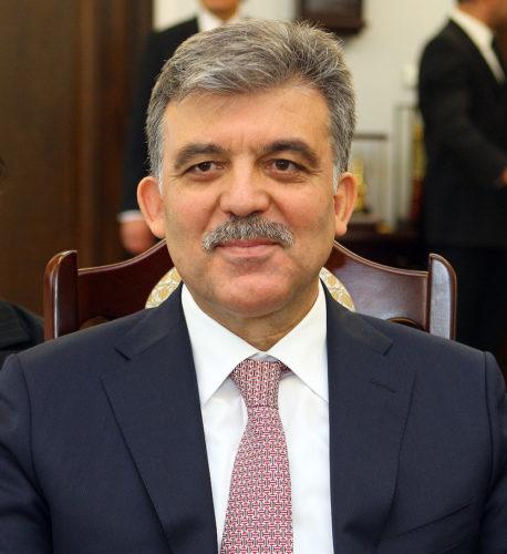 Abdullah Gül In secondo luogo, Akşener si è opposta fermamente all inclusione del filo-curdo Partito Democratico dei Popoli (HDP) nella coalizione, minacciando di ritirarsi dalla stessa nel caso in