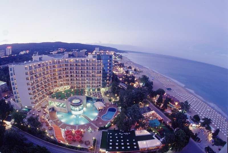 Hotel Marina Grand Beach 5***** ALL INCLUSIVE SPECIALE TERME E SPA Categoria ufficiale: 5 STELLE Valutazione nostra: 4,5 su 5 Trattamento: ALL INCLUSIVE Posizione: L'hotel è situato nella parte sud