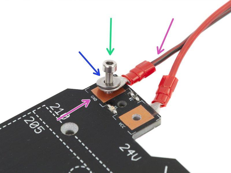 Step 4 Assemblaggio cavi del piano riscaldato (parte 2) Posiziona il cavo nero sul connettore con il segno GND.