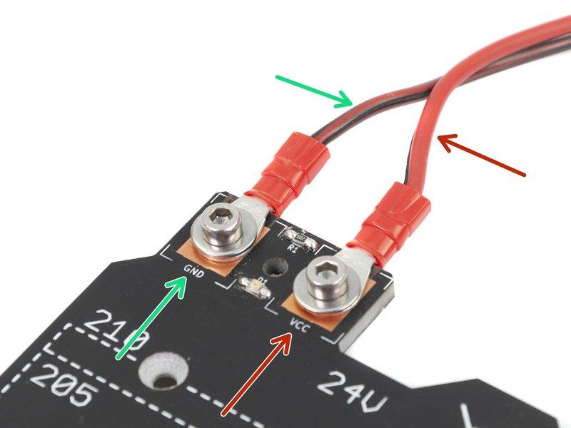 Step 5 Assemblaggio cavi del piano riscaldato (parte 3) Prima di proseguire, per favore ricontrolla che il cavo sia connesso correttamente al piano