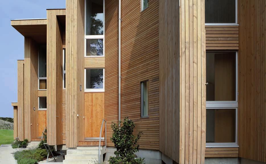 NOVOLEGNO Impregnanti e finiture per legno La Novolegno offre le soluzioni ideali per proteggere e conservare il legno all esterno e all interno, evidenziandone le naturali caratteristiche.