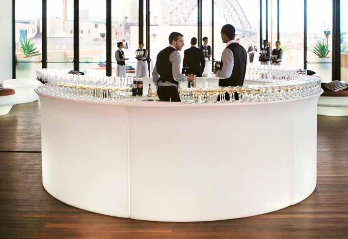 POSTAZIONE LUMINOSA bar Break Line è modulare, versatile e innovativo, Break Line è ideale come angolo bar, postazione vino e molto altro ancora.