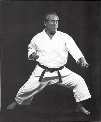 M Taiji Kase (1929-2004) Cintura nera 10 Dan Nato il 9 febbraio 1929 a Chiba (Giappone), inizia la pratica dello Judo all'età di sei anni; diventa uno dei migliori combattenti per la sua abilità, per