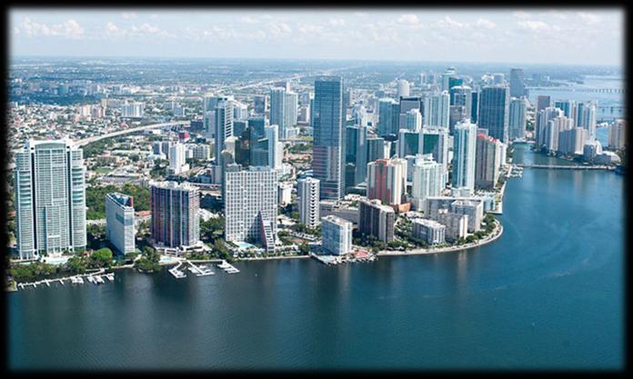 Downtown Miami è un affollato quartiere dello shopping con centri culturali e locali per eventi.