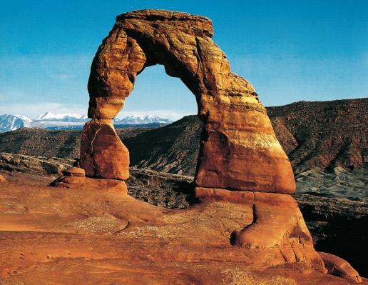 dal vento colpiscono rocce compatte o materiali a grana grossolana,