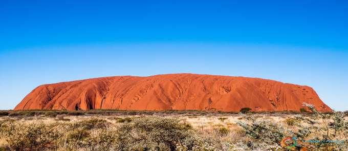 9 giorno, 4 aprile Ayers Rock Presto al mattino (1 ora prima dell alba) si andrà ad assistere lo spettacolo del monolite ed i suoi colori durante il sorgere del sole.