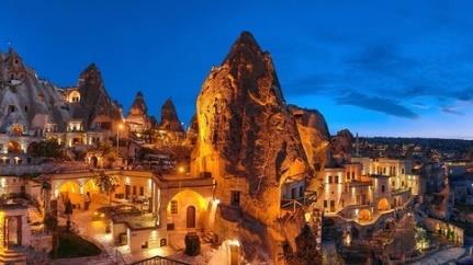 Rientro a Goreme e inizio del cosiddetto red tour in self drive, itinerario che ci porterà alla scoperta delle maggiori bellezze della