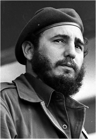Fidel in una manifestazione al Cacahual, il 7 dicembre 1961. La foto è stata scattata da Liborio Noval. Alla fine della lotta insurrezionale, continuò svolgendo le sue funzioni di Comandante in Capo.