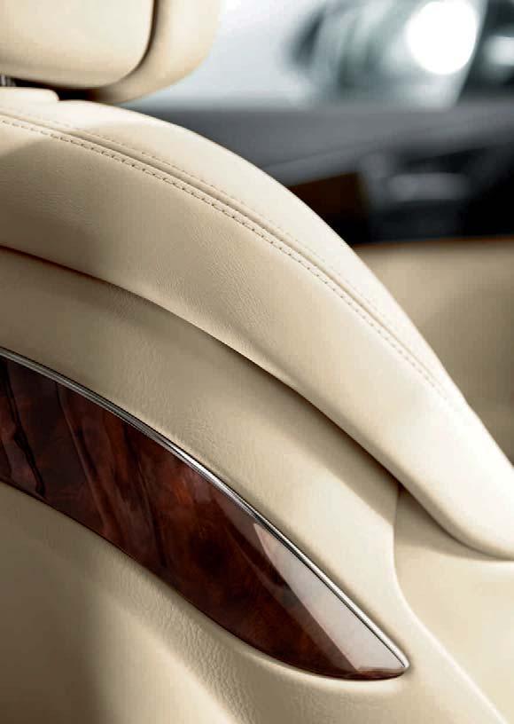 L esperienza di Audi A8 Un interno con caratteri da manifattura: i sedili in pelle morbida e pregiata sono
