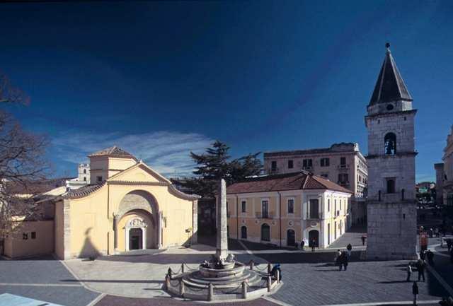 parte frutto del montaggio di elementi romani di reimpiego e di decorazioni eseguite appositamente.