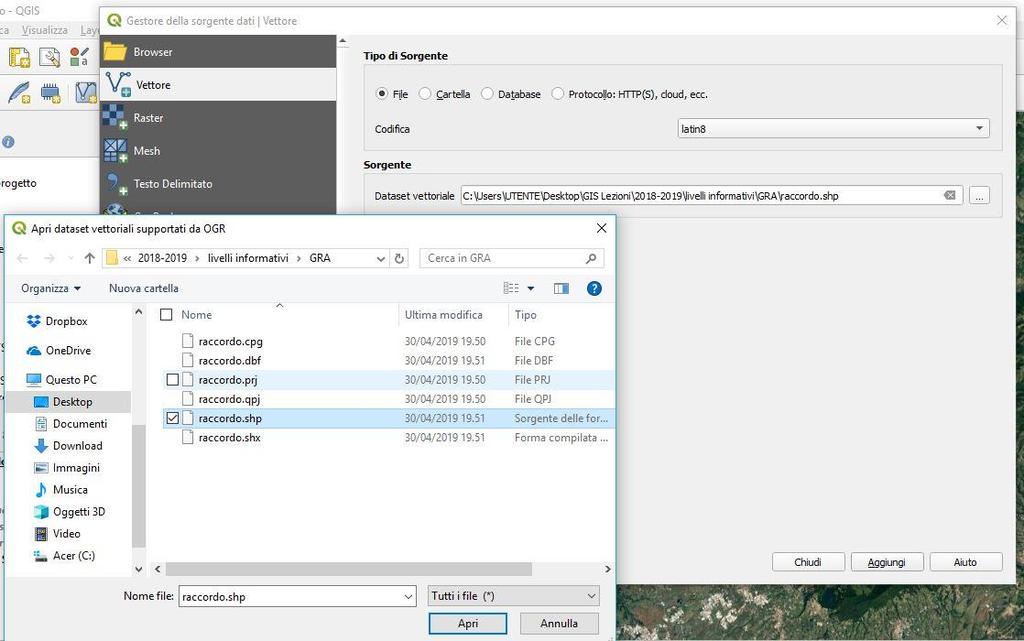 Caricare vettori/ shapefile Selezioniamo la voce FILE cliccate sui puntini accanto all icona bianca più