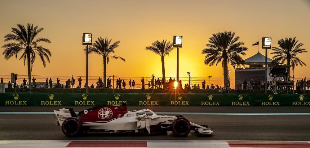 La capitale degli Emirati ospiterà l unica gara di Formula 1 al tramonto, regalando agli spettatori un atmosfera davvero magica.