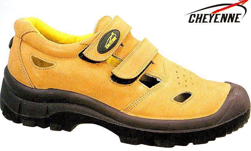 SANDALO CHEYENNE TREKKING S1P PUNTALE +LAMINA Sandalo in pelle scamosciata beige, fodere antibatteriche ad alto potere d'assorbimento del sudore. Chiusura con velcro e tallone antishock.