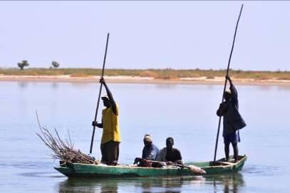 Giorno 4 : Giorno 5 : Ziguinchor/Carabane/Cap Skirring Dopo la colazione partenza per Elinkine dove, con una piroga a motore, ci dirigeremo sull ISOLA DI CARABANE, antico avamposto coloniale