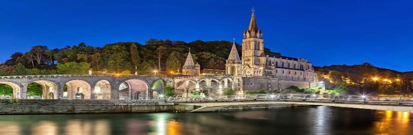 LOURDES Viaggio nella Lourdes che non ti aspetti.ci sono luoghi nel mondo che sembrano creati per sorprendere.