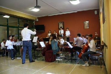 8 CAMPUS ESTIVO Quest anno IlClassico organizza a Milano il corso musicale estivo per offrire un esperienza importante che si svolge con grande intensità e con un organizzazione diversa da quella