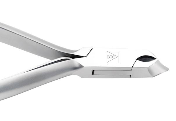 Box joint PEDICURIST NAIL NIPPERS, surgical stainless steel.