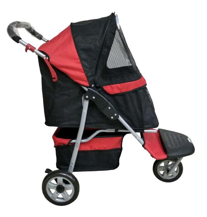 IPS-106 InnoPet Pet Buggy InnoPet Pet Buggy. Questo passeggino per animali domestici è spazioso e adatto a 2 cani di piccola taglia fino a un peso totale di 15kg.