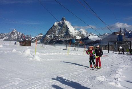 SCUOLA DI SCI/SNOWBOARD Per chi non riesce a togliere gli sci dai piedi, ai 3.500 metri di Plateau Rosa si scia anche in estate.