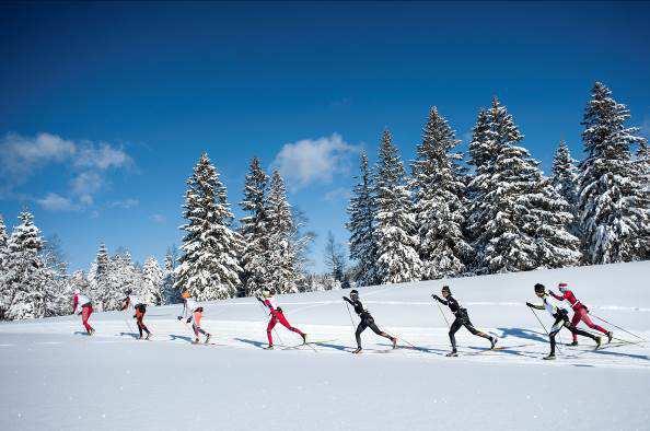 Programma giornaliero : Giovedì, 09.02.2017. Viaggio individuale fino a Lajoux (stazione di La Cure a 20 minuti). Assegnazione delle camere all Hotel De la Haute Montagne della famiglia Mermet.