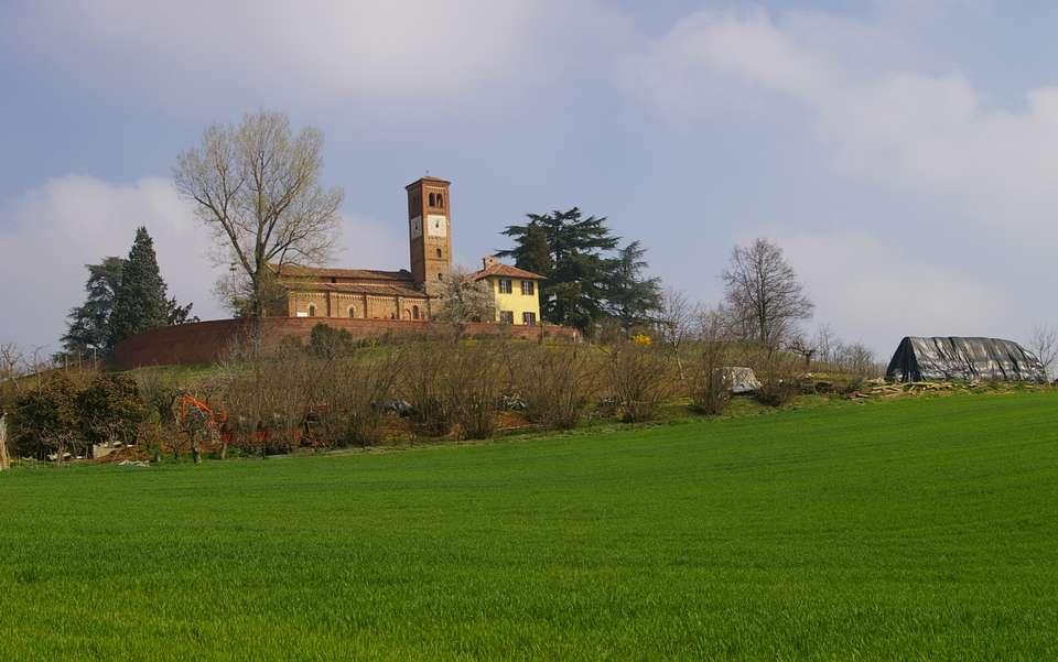 Il Paesaggio: un patrimonio della collettività Il paesaggio rappresenta una componente fondamentale del patrimonio culturale e naturale dell Europa e in ogni