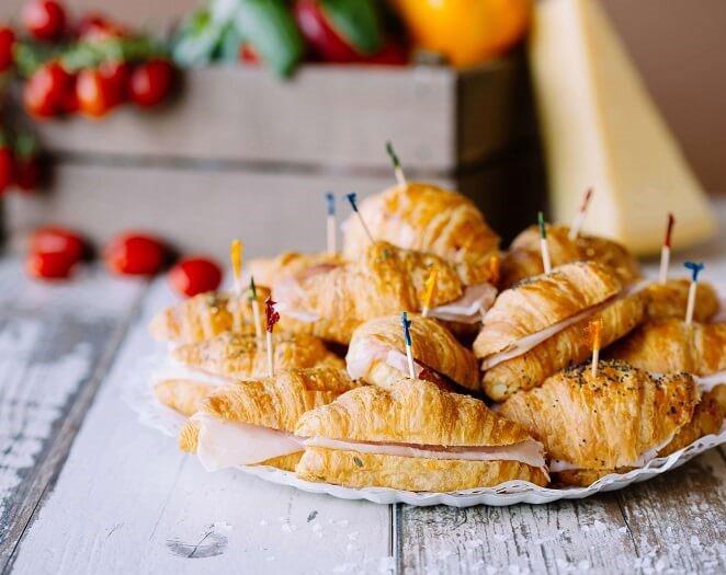 benessere salata Questa linea è dedicata a chi vuole mantenersi sempre in forma senza rinunciare al piacere del gusto. I nostri prodotti, gustosi e soffici, vi faranno iniziare al meglio la giornata.