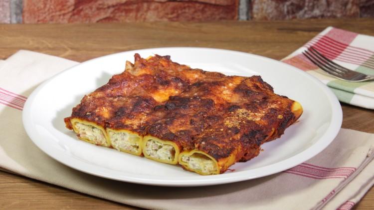 PRIMI PIATTI Cannelloni alla napoletana di: Cookaround LUOGO: Europa / Italia / Campania DOSI PER: 4 persone DIFFICOLTÀ: bassa PREPARAZIONE: 30 min COTTURA: 20 min COSTO: medio REPERIBILITÀ ALIMENTI: