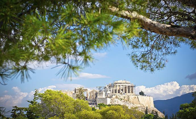 Lasciati conquistare da questo itinerario di cinque giorni che ti farà scoprire la capitale Atene con i suoi siti archeologici e monumenti emblematici, Delfi con il suo famoso oracolo, il più