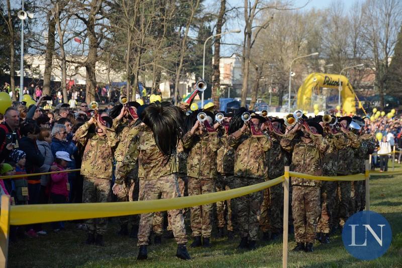 A migliaia per la 46 Camminata dell Amicizia di Bosisio Parini 6 Tanti gli sportivi che hanno prestato il loro volto alla manifestazione odierna, de Micah Christenson, palleggiatore di Modena Volley