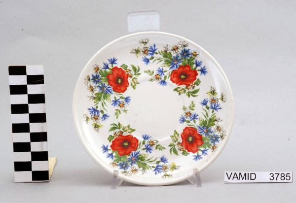 Papaveri, margherite e violette Società Ceramica Italiana Laveno; Campi Antonia Link risorsa: http://www.