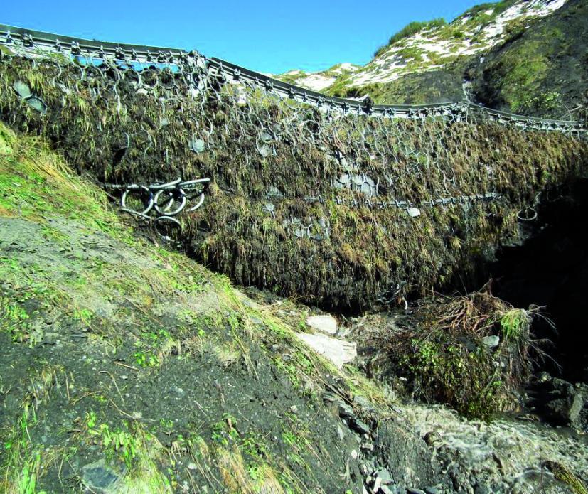 Filled barrier after the impact - view from downstream Impiego di