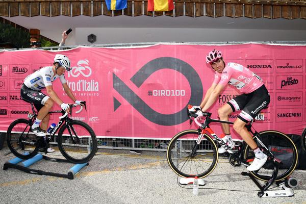 correre per la Generale, che è stressante e non lascia molte occasioni per godersi la corsa. Questo sport è troppo difficile per non divertirsi. Oggi in bicicletta mi sono divertito molto!