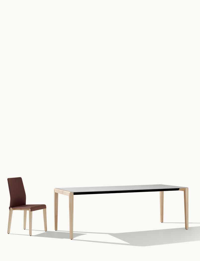 dalton design Giulio Iacchetti, 2016 661 617 TE > Sedia con seduta e schienale in frassino rivestiti in tessuto,