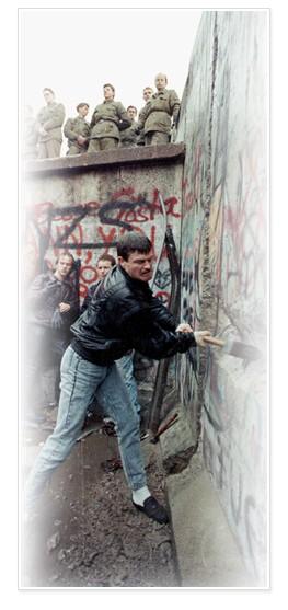 Il grande allargamento: l unione di est e ovest 1989 1992 1998 2002 Cade il muro di Berlino fine del blocco comunista Inizia l aiuto economico UE: programma Phare Fissati i criteri per l adesione all