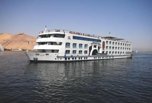 La motonave utilizzata: M/S Opera La motonave della compagnia Nile Cruise è 5* ma secondo gli standard egiziani.