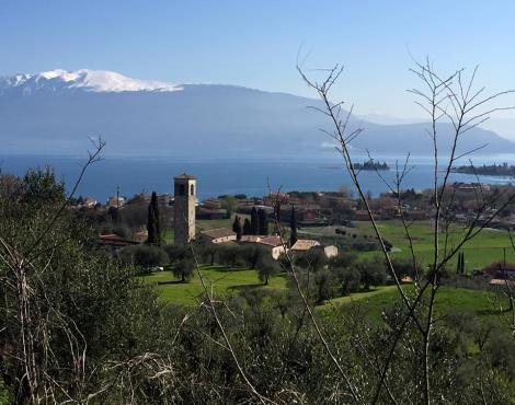 Breve presentazione della cooperativa sociale TEMPO LIBERO e delle strutture ricettive sul LAGO di GARDA Chi siamo Tempo Libero è una cooperativa sociale con sede a Brescia, attiva nel settore dell