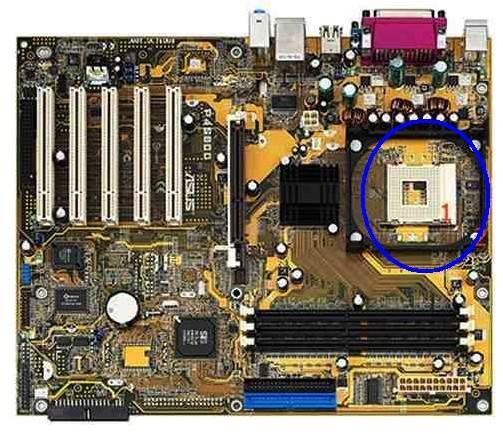 La CPU [3] Una caratteristica fondamentale del processore è la sua velocità, cioè la capacità
