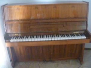 1 PIANOFORTE VERTICALE "CHERNY" 350,00 350,00 1