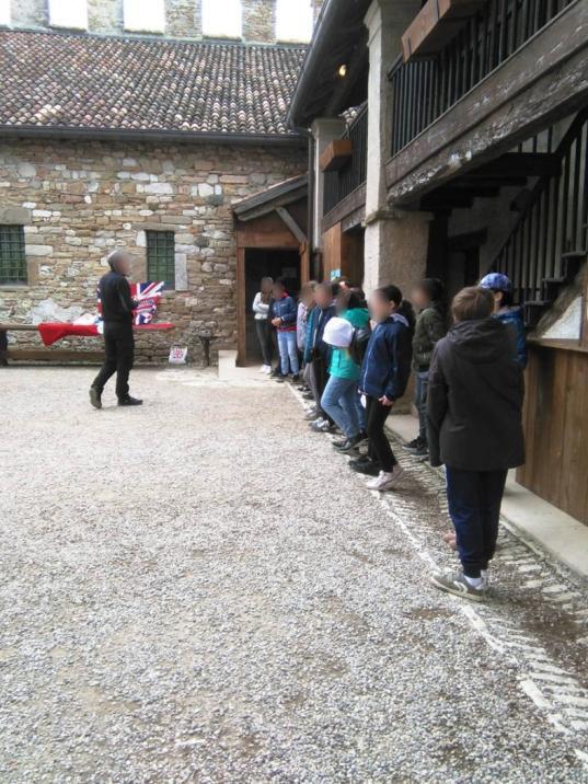 VISITA DI ISTRUZIONE AL CASTELLO DI ZUMELLE Martedì 7 maggio 2019 le classi 1^ B e 1^C del nostro istituto